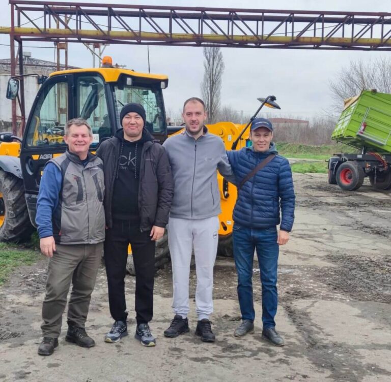 Kazakhstan Doctoral Students Learn about Organic Farming at LoginEKO