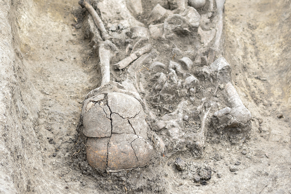 Archaeologists discovered a necropolis with several graves.