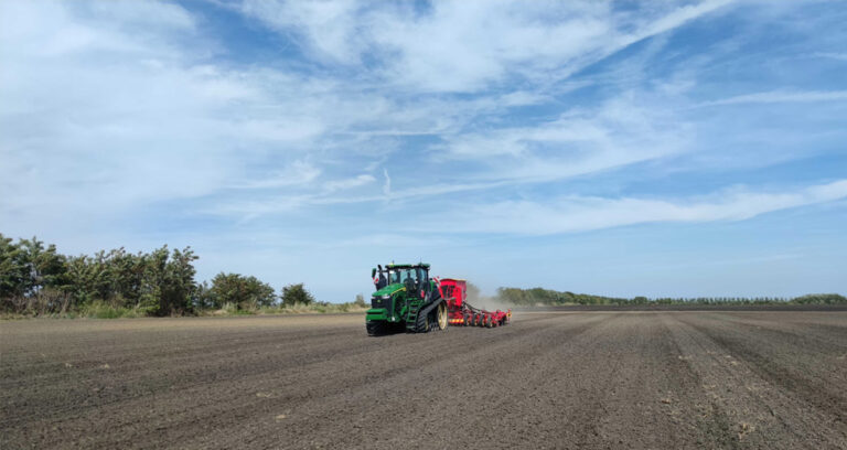 Winter Sowing Begins: Oats, Flax, and More Set for The New Season