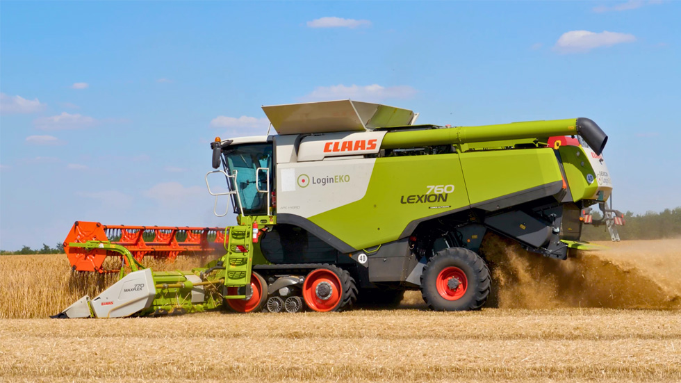 organic farming combine harvester claas lexion